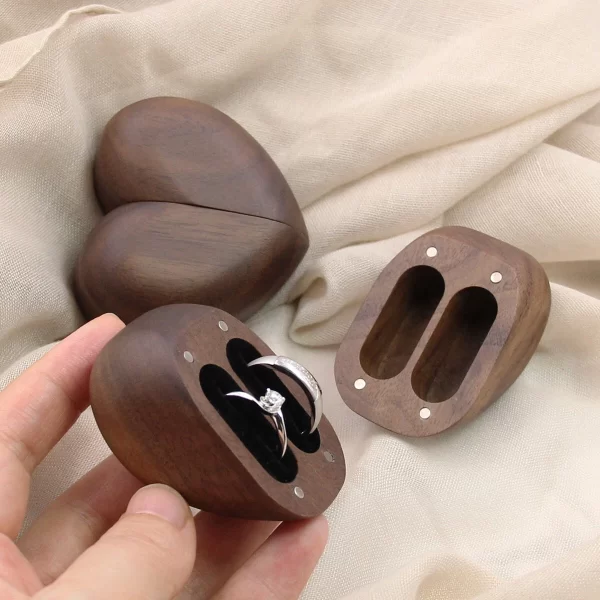 心形戒指盒 (2) Handcrafted Solid Walnut Heart-Shaped Double Ring Box for Wedding & Proposal