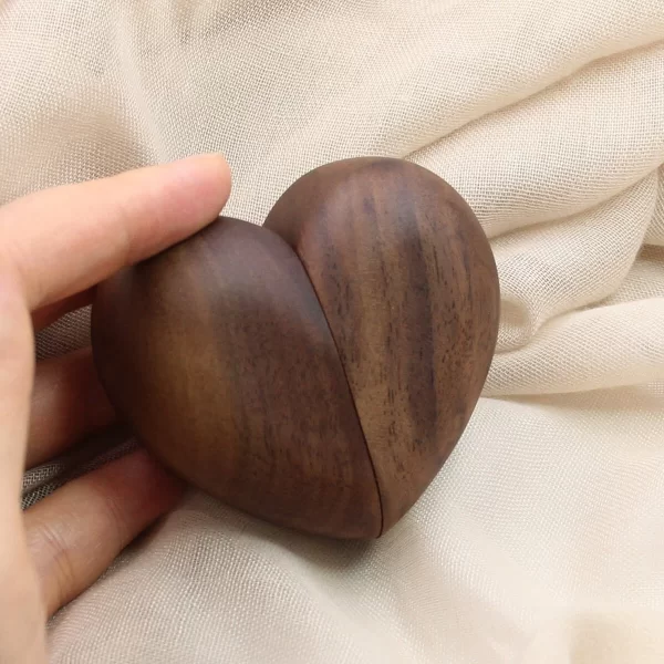 心形戒指盒 (4) Handcrafted Solid Walnut Heart-Shaped Double Ring Box for Wedding & Proposal