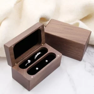戒指盒 (2) Handcrafted Solid Walnut Wood 4-Slot Ring Box with Magnetic Closure & Cushion
