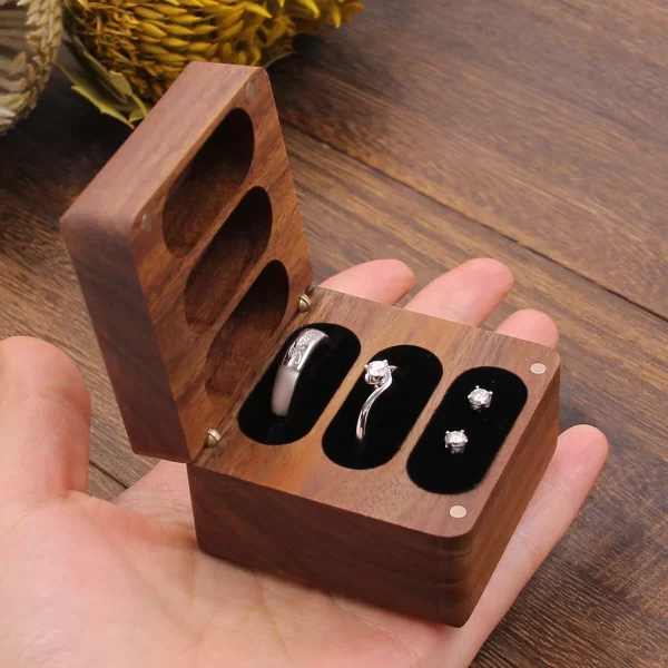 戒指盒3 (4) Handcrafted Square Solid Walnut Wood 3-Slot Jewelry Box for Rings & Earrings