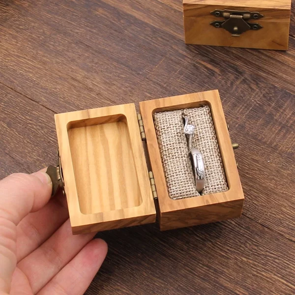戒指盒7 (6) Handcrafted Solid Olive Wood Ring Box with Vintage Brass Latch for Proposal & Wedding