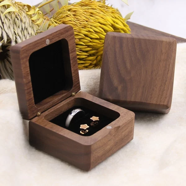戒指盒9 (1) Handcrafted Flat Walnut Wood Double Ring Box with Magnetic Lid for Proposal & Wedding