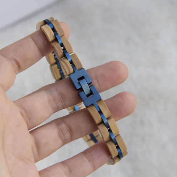 手链4-1 Handcrafted Wood & Metallic Blue Steel Link Bracelet - Olive Wood & Walnut