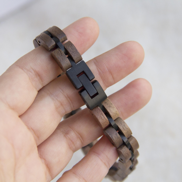 手链4-3 Handcrafted Wood & Metallic Blue Steel Link Bracelet - Olive Wood & Walnut