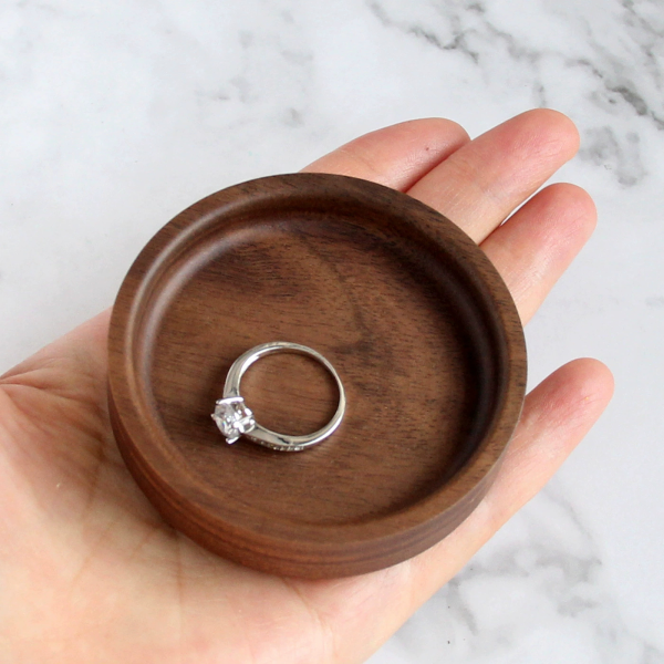 首饰盒3 (4) Handcrafted Solid Walnut Wood Jewelry & Ring Dish - Round, Square & Heart Shapes